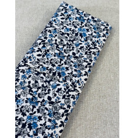 Toile Enduite Fleurs Léonie. Ivoire/ Bleu (Coupon Grand Format) - Tissus LM