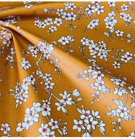 Coupon Coton Enduit « Osaka » Curry – 50 × 160 cm – Tissu Imperméable Floral Japonisant