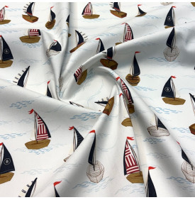 Tissu sergé de coton imprimé motif petits bateaux et voiliers sur fond blanc lumineux