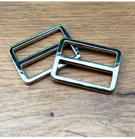 Boucle passant métal argent 32 mm, sobre et résistante