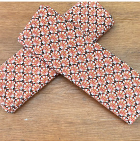 Tissu coton imprimé motif inspiré Gaudi coloris terracotta – idéal couture vêtements, déco & accessoires.