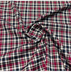 Tissu tartan écossais bordeaux, bleu et écru, au motif carreaux tradition riche et intemporel