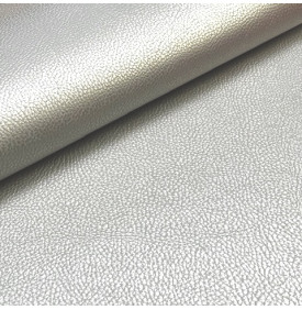 Simili cuir métallisé argent grainé au rendu élégant et lumineux