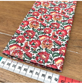 Tissu Coton Enduit / Motif Fleurs Indiennes – Gange Écru & Rouge | 14.90 €/M